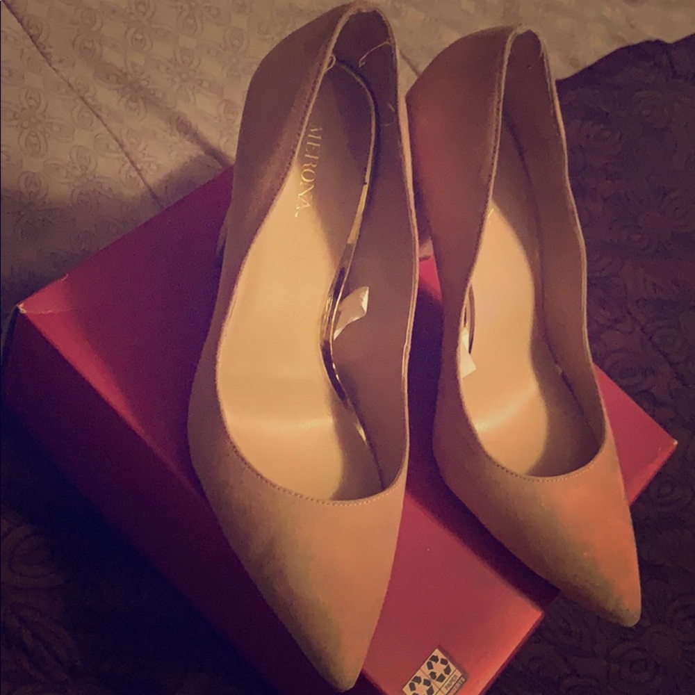 WW beige heels